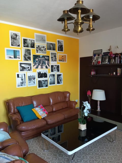 Living room, Internal: Not applicable to any particular room