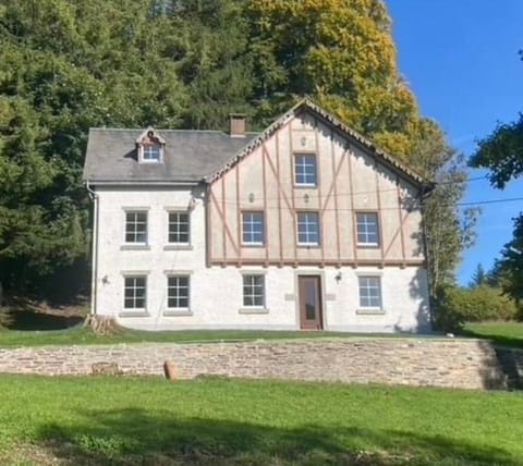 La Futaie de Chabrehez- maison typique ardennaise House in Manhay