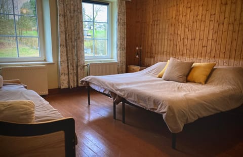 La Futaie de Chabrehez- maison typique ardennaise House in Manhay