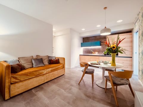 Kitchen or kitchenette, Living room, Dining area