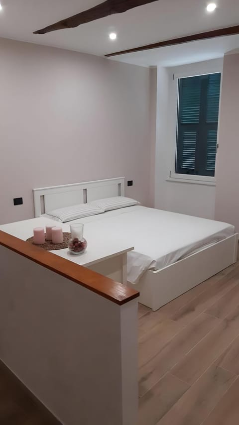 Bathroom, Living room