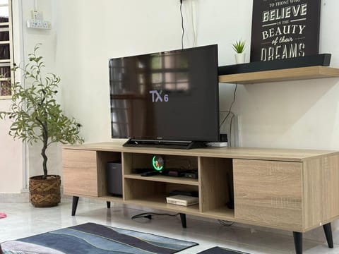 Communal lounge/ TV room, TV and multimedia, Evening entertainment