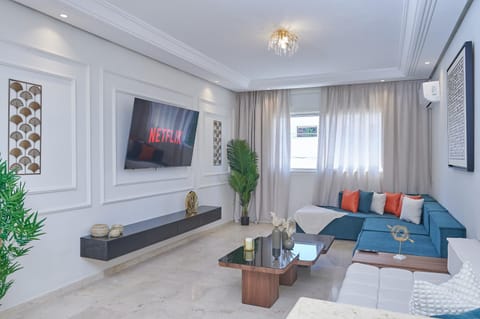 Communal lounge/ TV room, TV and multimedia, Evening entertainment
