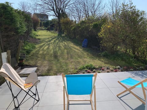 Patio, Spring, Day, Garden, Garden view, sunbed