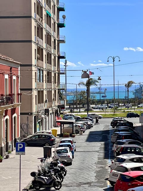 Neighbourhood, Natural landscape, City view, Sea view, Street view, Location, Parking