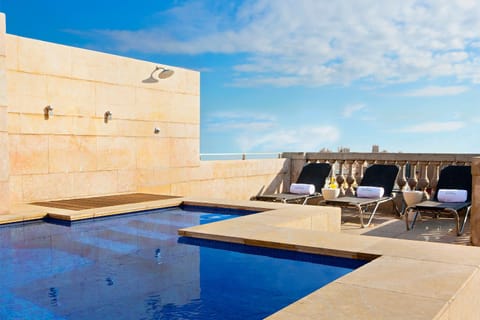 Swimming pool, Swimming pool