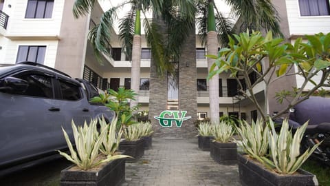 Property building, Facade/entrance