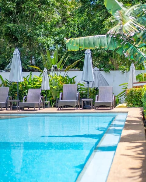 Garden view, Pool view, Swimming pool, sunbed