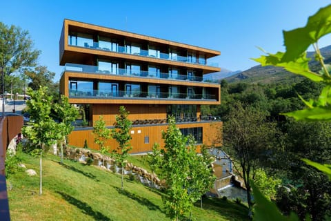 Property building, Spring, Day, Garden, Garden view, Mountain view