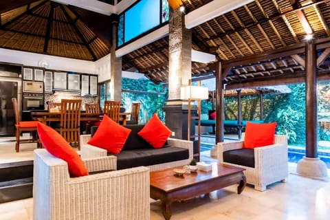 Patio, Living room, Seating area, locker