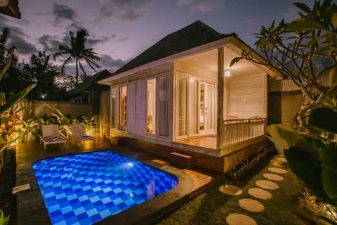 Property building, Swimming pool