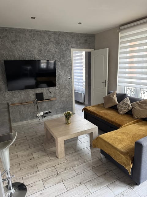 Communal lounge/ TV room, TV and multimedia