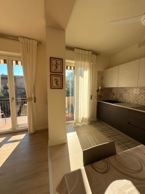 Kitchen or kitchenette, Living room