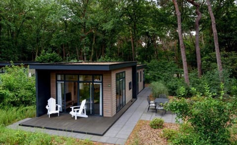 Facade/entrance, Garden