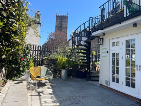 Property building, Day