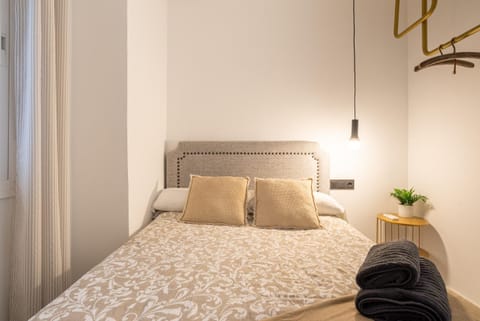 NUEVO Estacion Central PLAYA 3 Dorm AC Apartment in Malaga