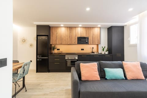 NUEVO Estacion Central PLAYA 3 Dorm AC Apartment in Malaga