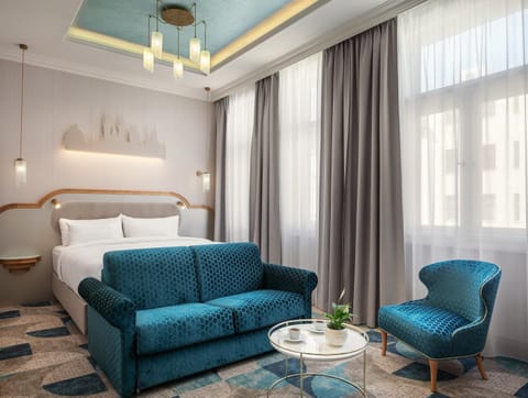 Bed, Seating area