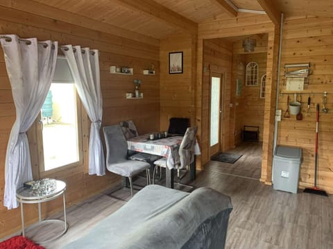 Cheerful Cozy Cabin in Countryside Cabin in County Limerick