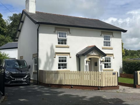 Old Smithy Cottage House in Borough of Fylde