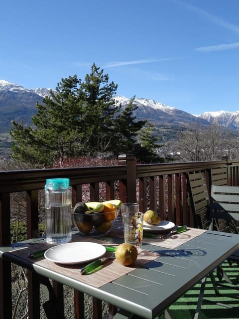 Balcony/Terrace, Mountain view