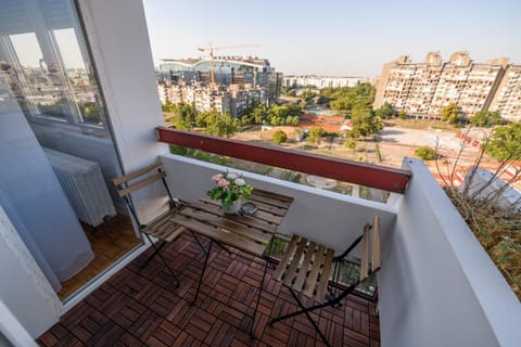 Balcony/Terrace, City view, Street view