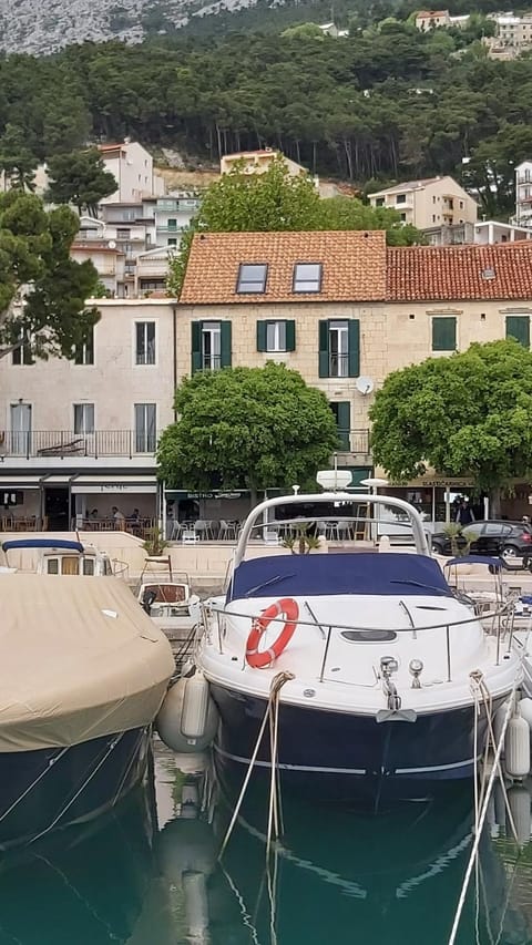 Apartmani Nona Apartment in Brela