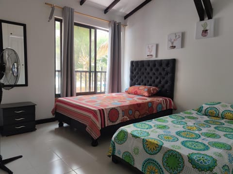 Bed, Photo of the whole room, Bedroom, fireplace