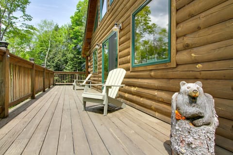 Londonderry Chalet with Deck, Fire Pit and Views! House in Andover