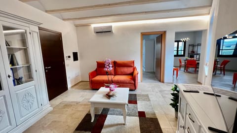 TV and multimedia, Seating area