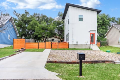 Pitch Perfect House in Canyon Lake