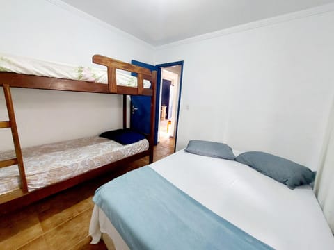 Bed, Photo of the whole room, Bedroom, bunk bed