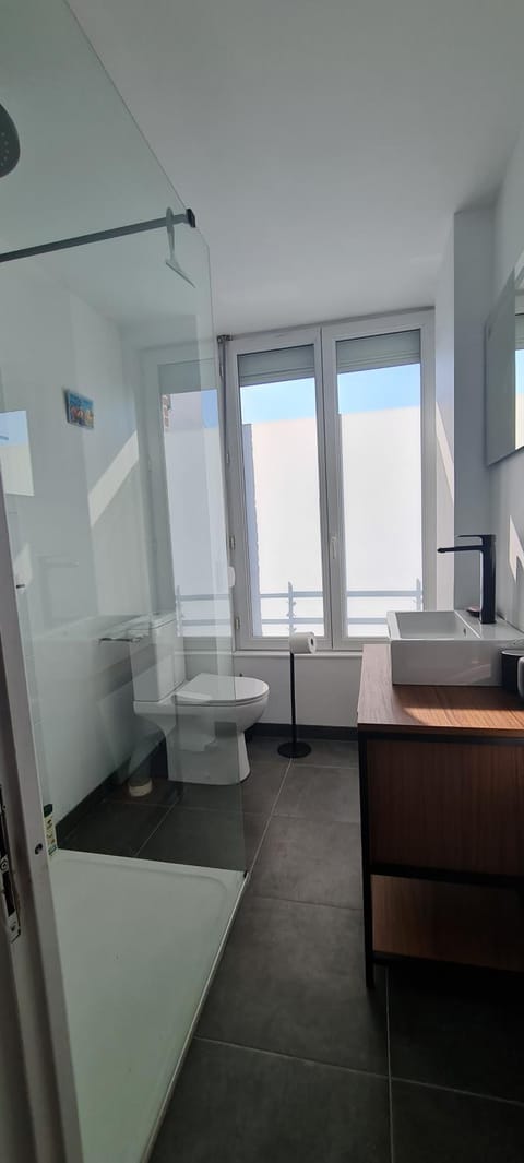 Grande Maison dans le Bourg de Nevez + jardin House in Finistere