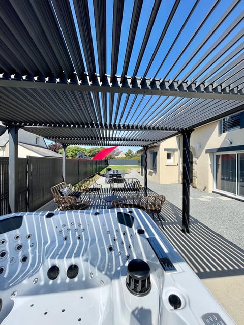 Maison chaleureuse avec Jacuzzi House in Brittany