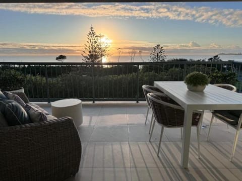 Sea view, VIP