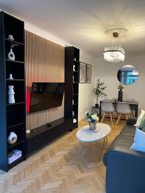 Excellent Apartment for Familly Apartment in Clichy