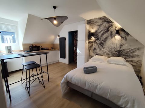 Bed, Photo of the whole room