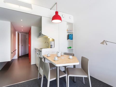 Studio rénové ski aux pieds avec balcon - FR-1-346-396 Apartment in Bourg-Saint-Maurice