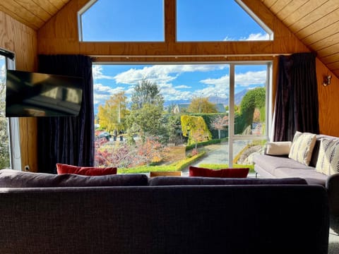 TV and multimedia, Living room, Seating area, Mountain view, Seasons