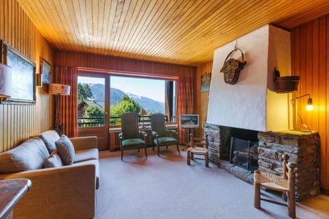Living room, flat iron