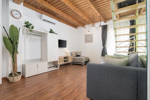 Communal lounge/ TV room, Living room