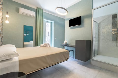 Bed, air conditioner