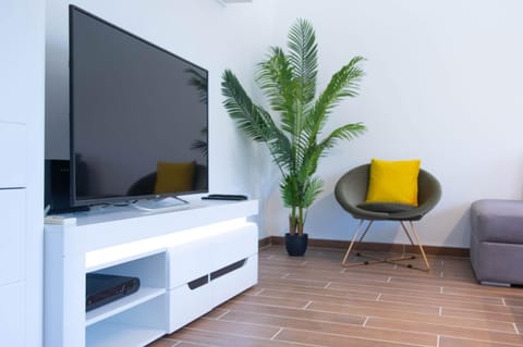 Campi d’Oro Apartment in Dobrota