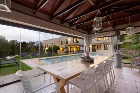 Two Luxury Villas - 10-Bed - Lyonesse & Lyons Den Villa in Cape Town