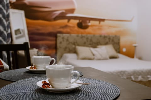 Bed, Coffee/tea facilities, Photo of the whole room, Bedroom