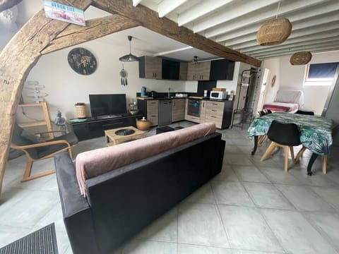 TV and multimedia, Kitchen or kitchenette, Living room, Dining area