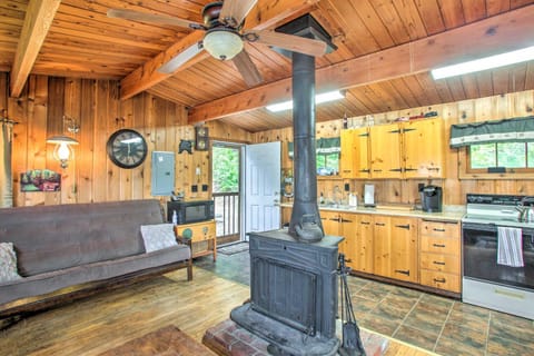 Remote Escape Serene Lakeside Cabin with Beach Cabin in Kootenai County