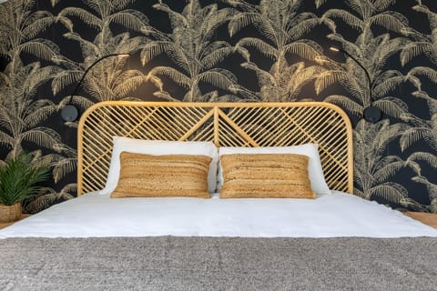 Bed, Bedroom, heating, internet