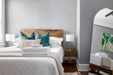 Downtown, Updated, Single Story & WD House in Phenix City