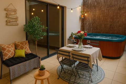 Patio, Spa and wellness centre/facilities